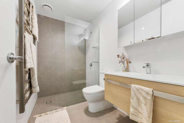 1 Bickerton Way Flat Bush_8