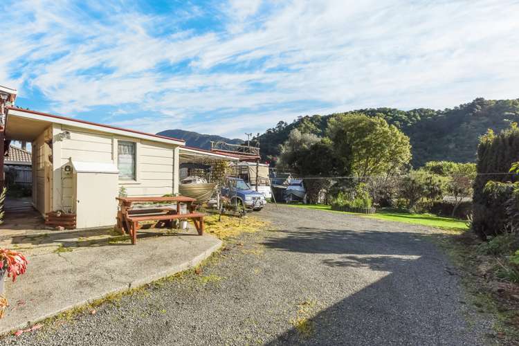 83 Waikawa Road Picton_21