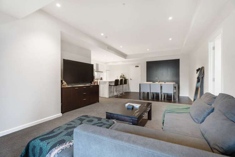 502/41 Beach Road City Centre_6