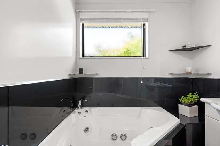 15 Kingsford Drive Stoke_19