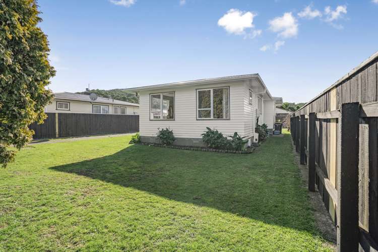 6 Kawatiri Grove Wainuiomata_9