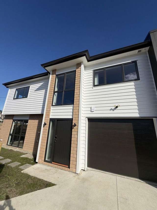 Spacious 4-Bedroom Family Home in Sought-After Hillpark Location