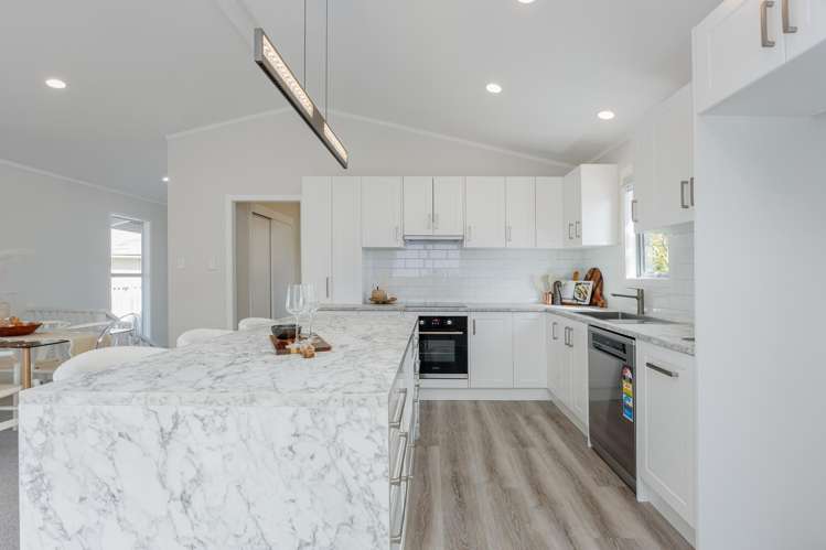 1071 Whangaparaoa Road Matakatia_13