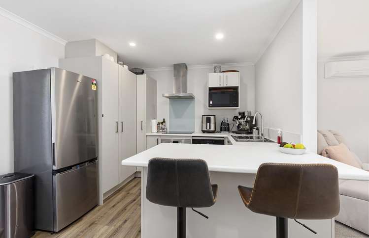 6/1 Murphy Place Titahi Bay_6