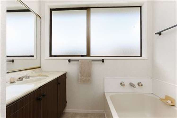 8 Monde Place Clover Park_9