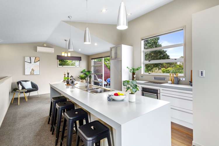 10 Eastview Grove Normandale_10