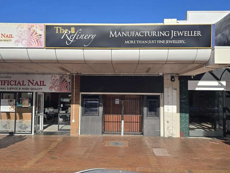 1290 Tutanekai Street_0