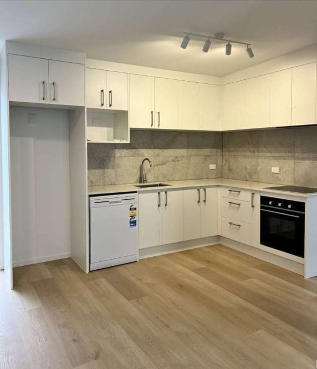 4 Snake Hill Road 11601_2