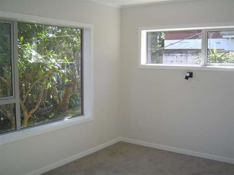 8 Cheval Drive Totara Vale_10