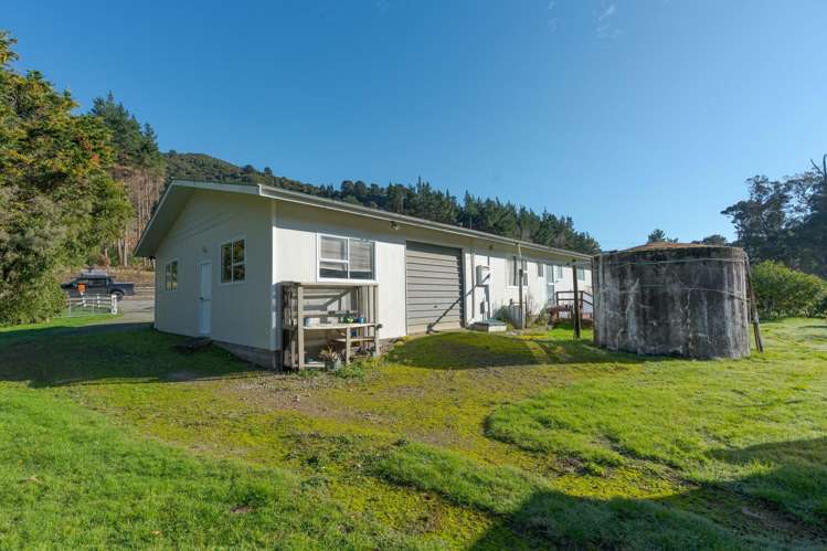 5421 Masterton Castlepoint Rd, Tinui_17