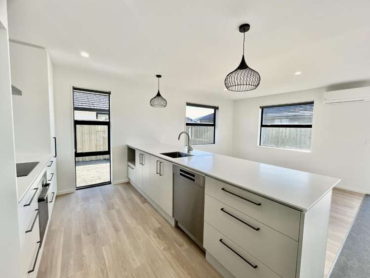 23 Longore Way 11103_4