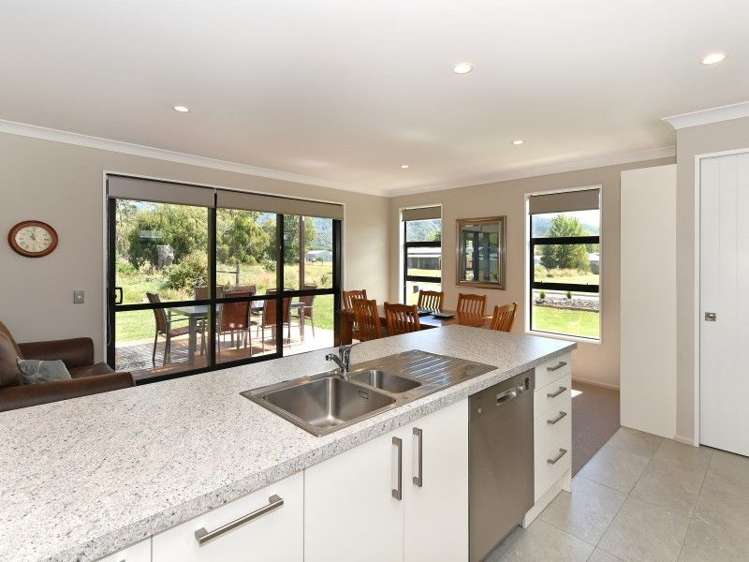 29 Newhaven Crescent Marahau_14