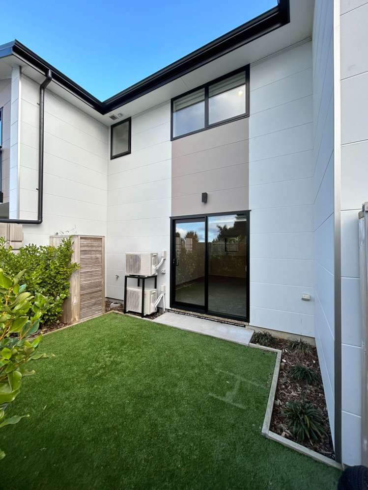 9/137 Tirimoana Road Te Atatu South_5