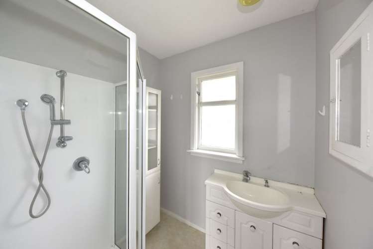 15 Haig Place Woolston_13