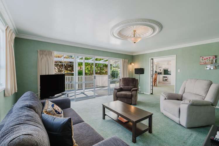 17 Sandalwood Drive Dinsdale_2