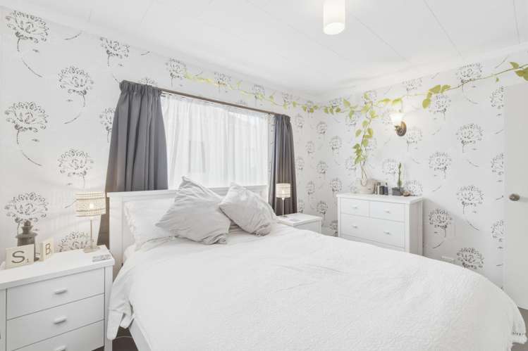 8A Church Place Whanganui Central_8
