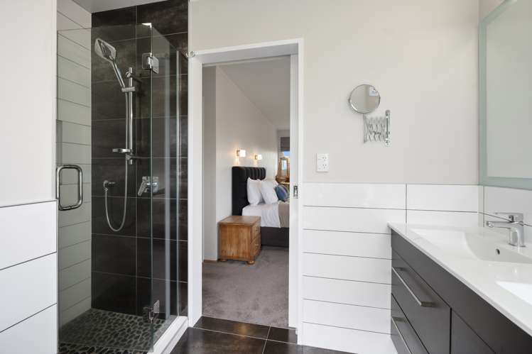 8 Warwick Drive Lynmore_14