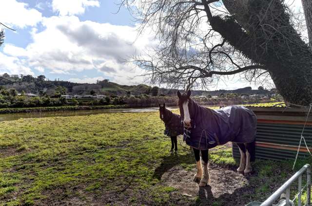 39 Riverbank Road Okoia_3