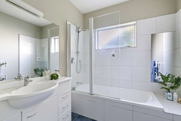 24 Signallers Grove Strathmore Park_14