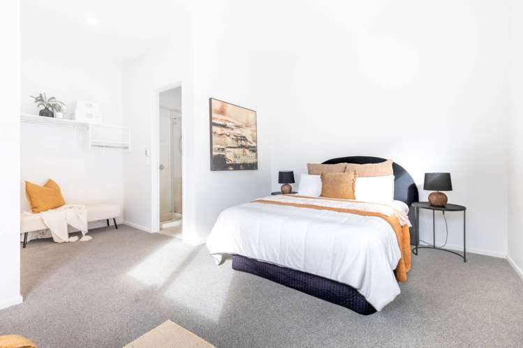 14B Ropata Avenue Pt England_7