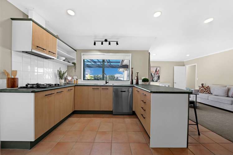 3 Russett Grove Henderson_8
