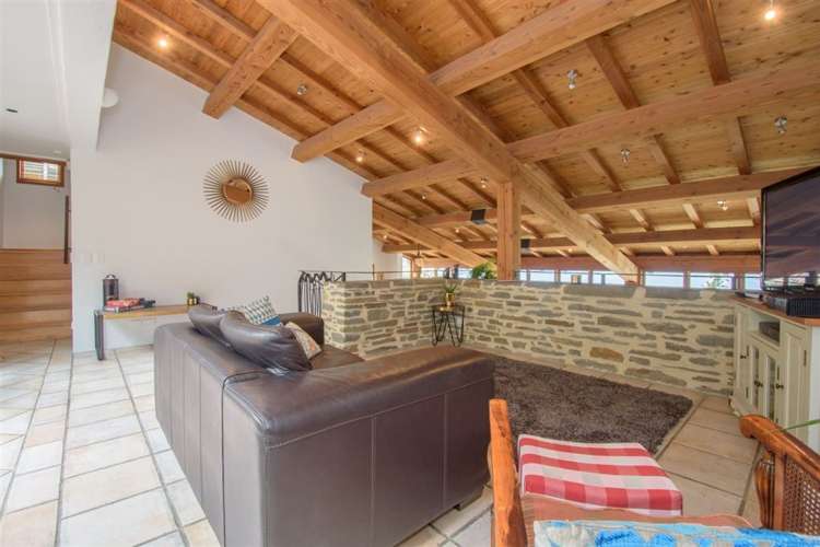 143 Wynyard Crescent Fernhill/Sunshine Bay_10