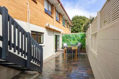 1/43 James Evans Drive_3