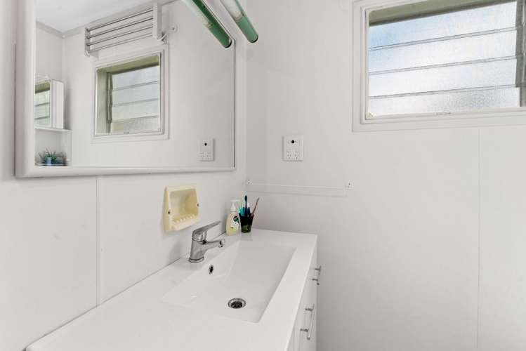 129 Rogers Road Pukehina_17