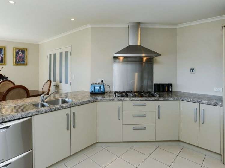 4 Keryn Place Frimley_5