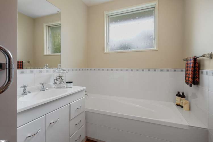 28 Ambleside Drive Burnside_12