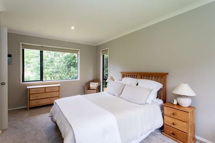 208 Mapara Road Acacia Bay_10