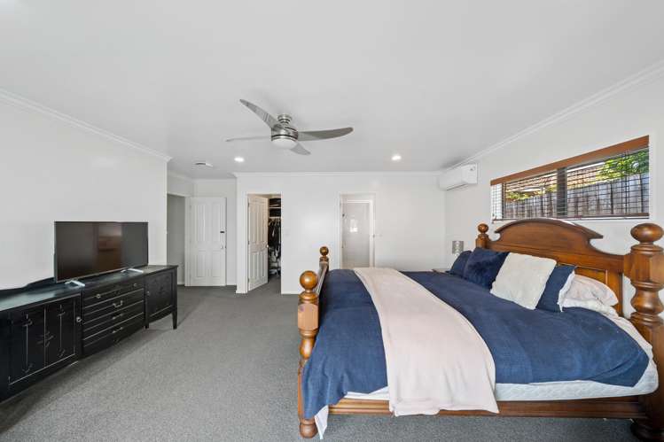 4 Castlehill Court Wattle Downs_7