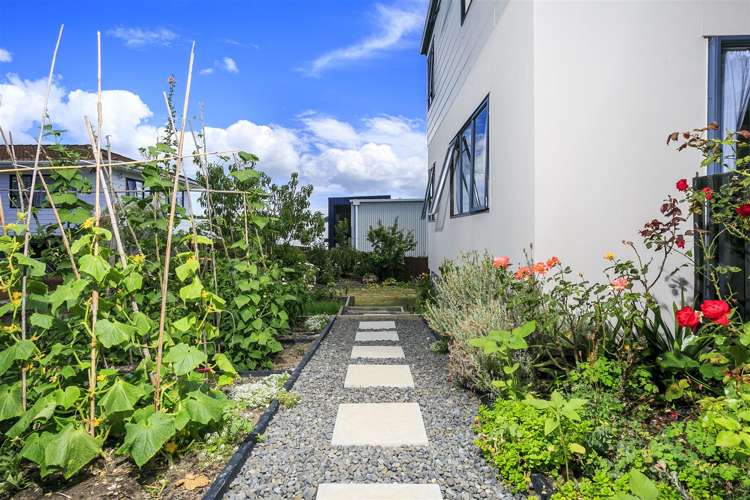 9h View Road Glenfield_10