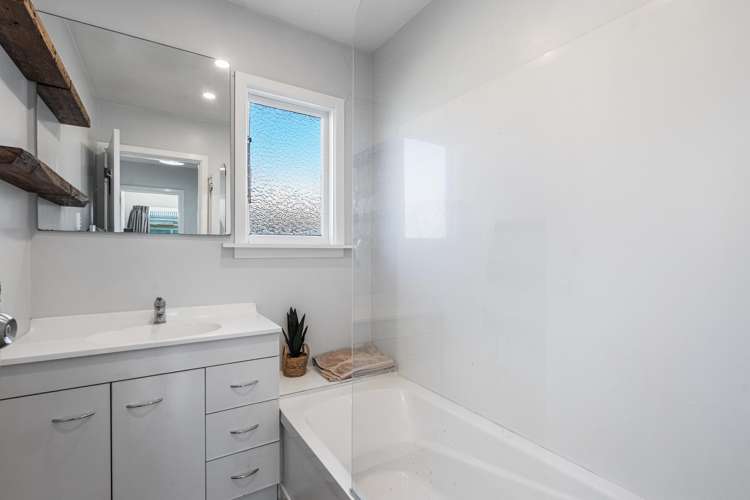 21 Neill Street Hornby_14