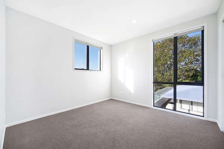 8/31 Ayton Drive 3320_6