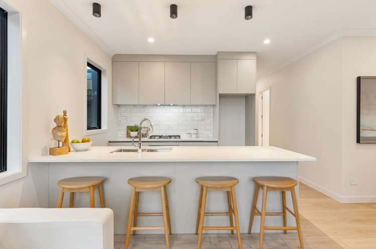 6 Luff Place Long Bay_37