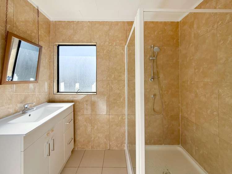 21 Silverstone Place 11401_5