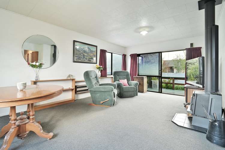 2/806 St Aubyn Street East Parkvale_1