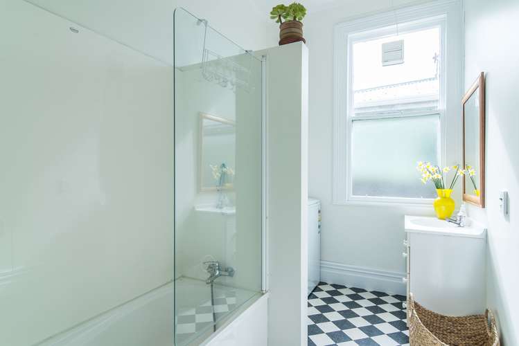 22 Boyd Terrace Newtown_10