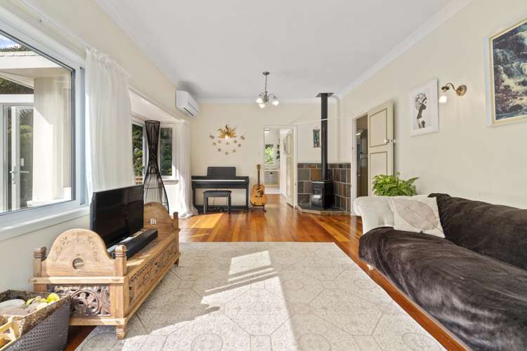 19 Ocean View Road Huia_5