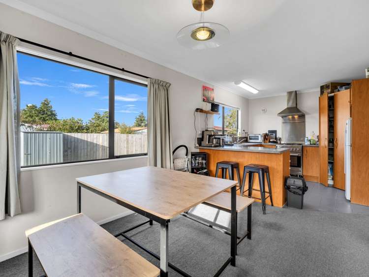 32 Dahlstrom Grove Kelvin Grove_9