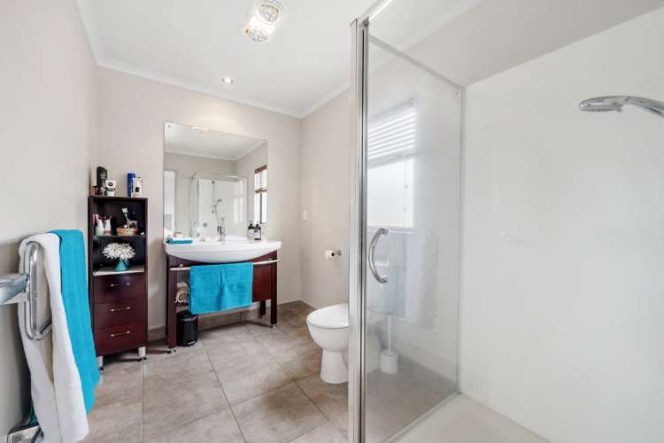 14 Gibbston Crescent Flat Bush_9