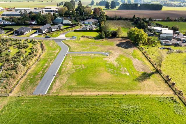 Constitution Avenue Milton_3