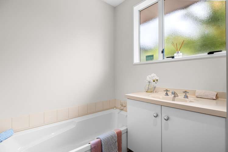 2/118 Aorangi Road Bryndwr_10