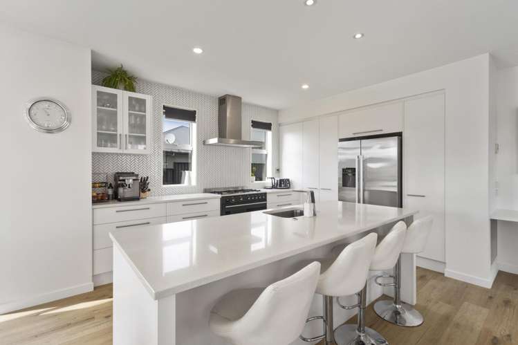 21 Torbay Avenue Lake Hood_3