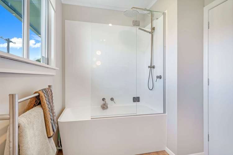 8 Lemari Avenue Stoke_16