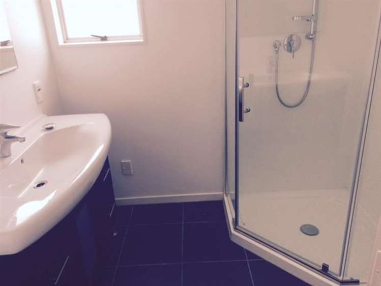 2/33 Penion Drive Flat Bush_5