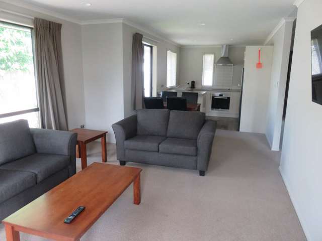 6/173 Knighton Road Hillcrest_3