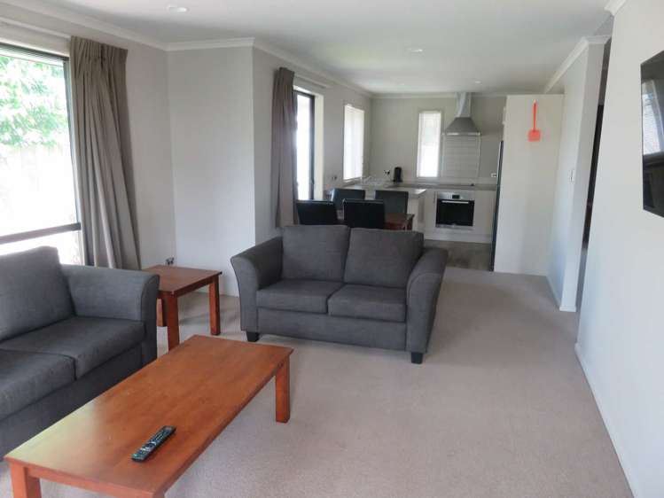 6/173 Knighton Road Hillcrest_3