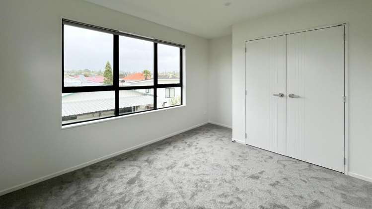 9/8 Rosier Road 1665_5